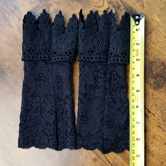 Black Lace Net Mesh Arm Cuff - Picture 9 of 11